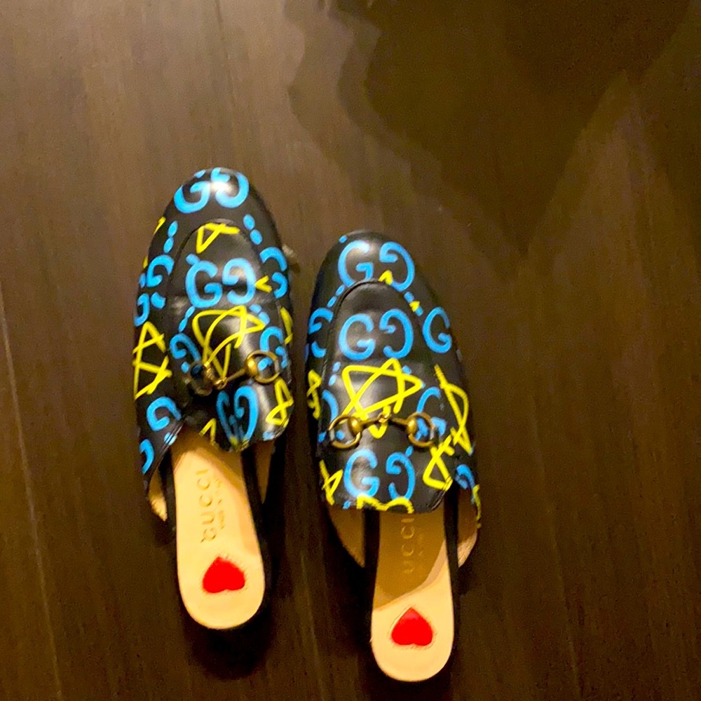 Loafers worn. Very stylish and comfortable. Leather good material